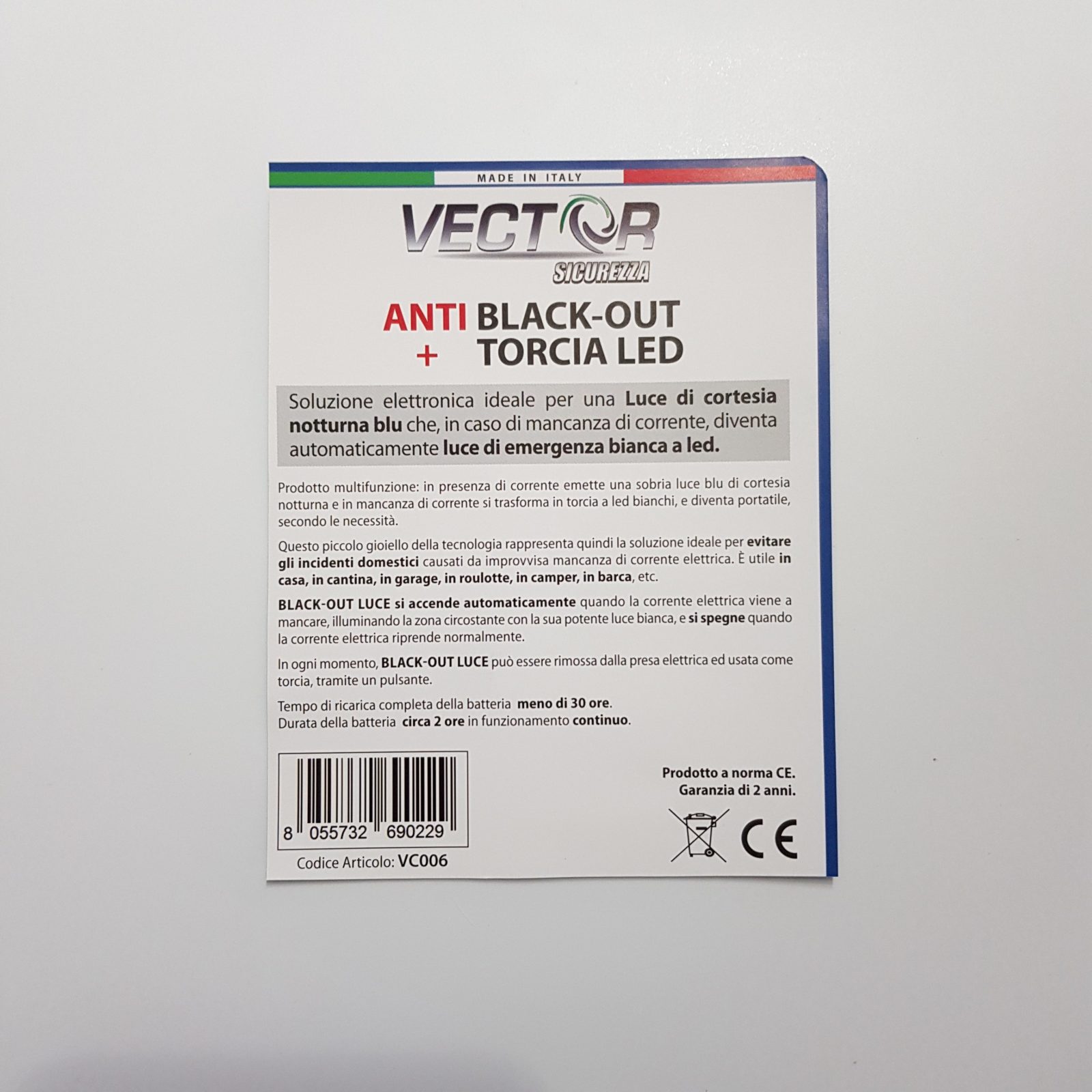 Punto luce con pir + luce anti black out + torcia led spina orizzontale  europea